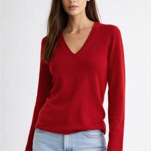 Manrico Cashmere V Neck Sweater in Red